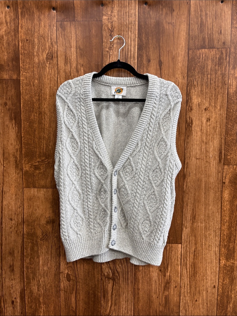 Field Gear Classic Cable-Knit Button-Front Sweater Vest in Light Gray